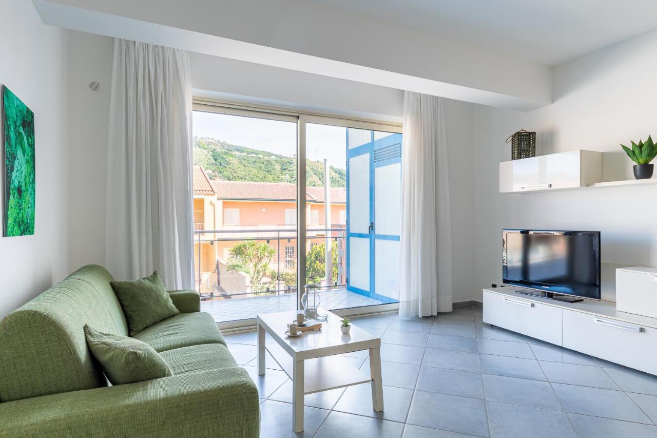 Terraces D'Orlando - Family Apartments With Sea View And Pool Capo dʼOrlando Eksteriør billede