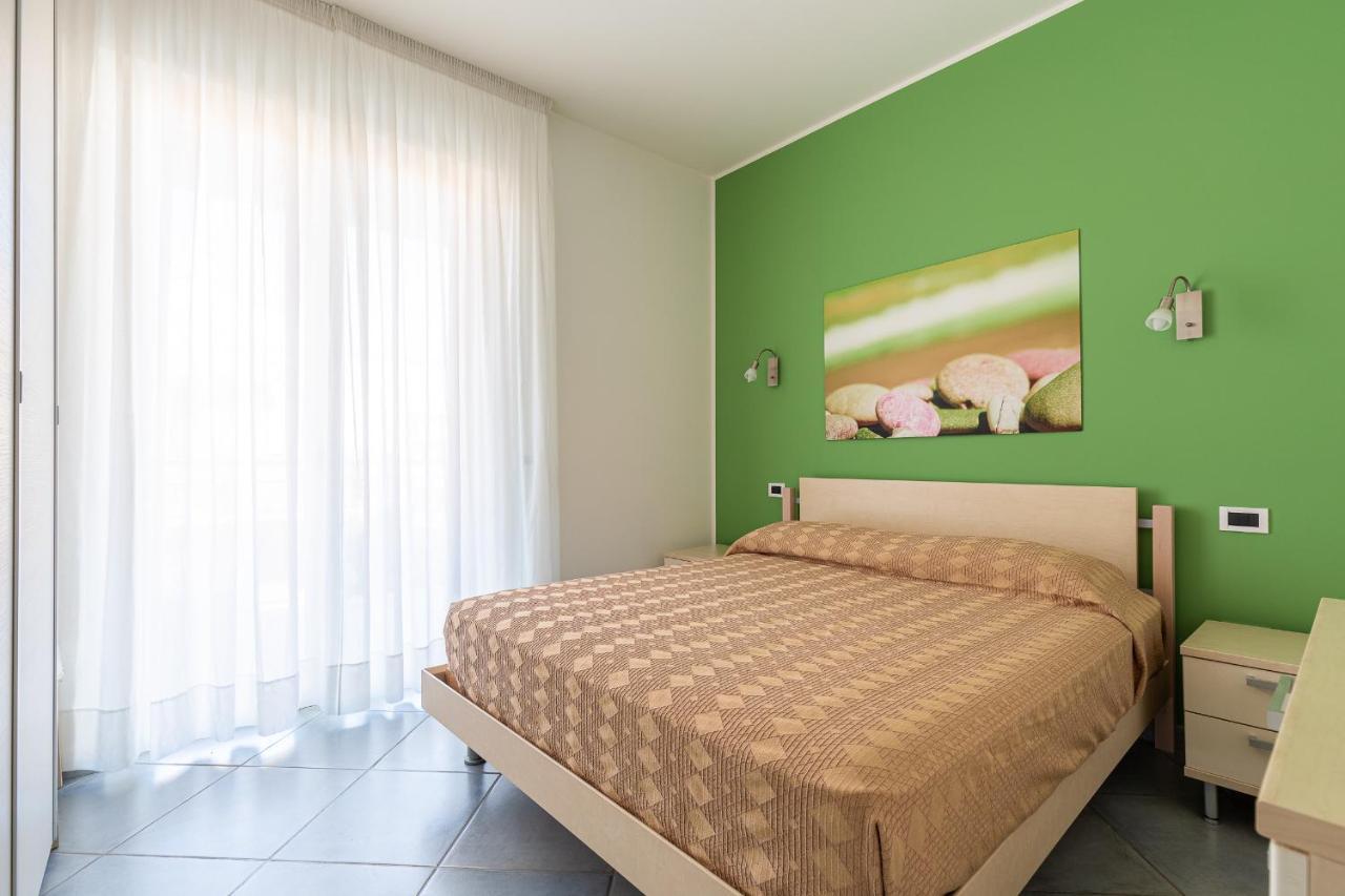 Terraces D'Orlando - Family Apartments With Sea View And Pool Capo dʼOrlando Eksteriør billede