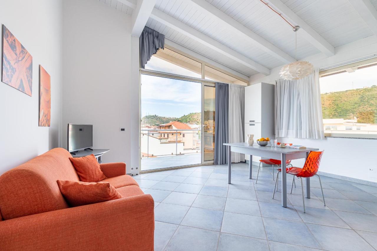 Terraces D'Orlando - Family Apartments With Sea View And Pool Capo dʼOrlando Eksteriør billede