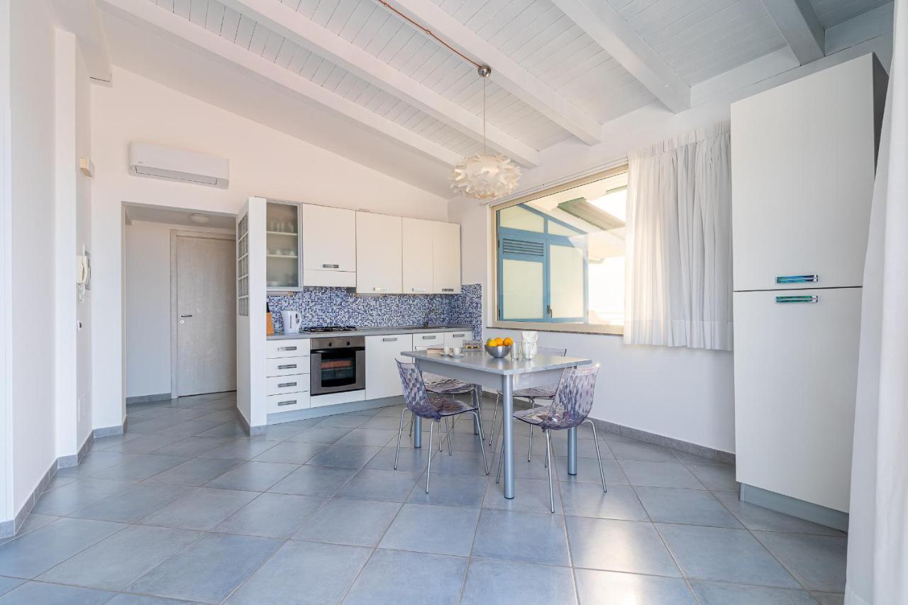Terraces D'Orlando - Family Apartments With Sea View And Pool Capo dʼOrlando Eksteriør billede