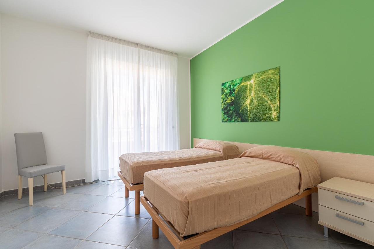 Terraces D'Orlando - Family Apartments With Sea View And Pool Capo dʼOrlando Eksteriør billede