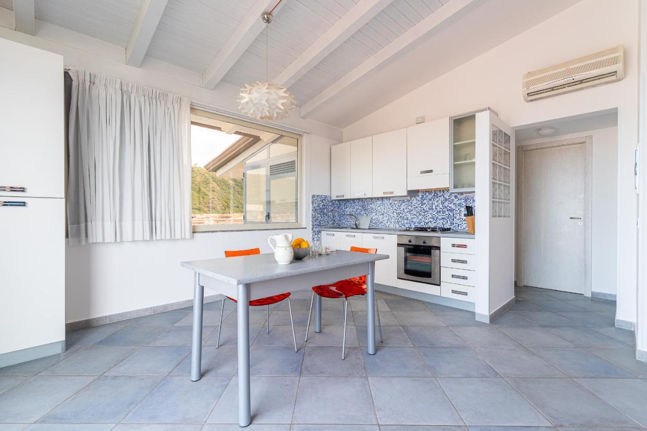 Terraces D'Orlando - Family Apartments With Sea View And Pool Capo dʼOrlando Eksteriør billede