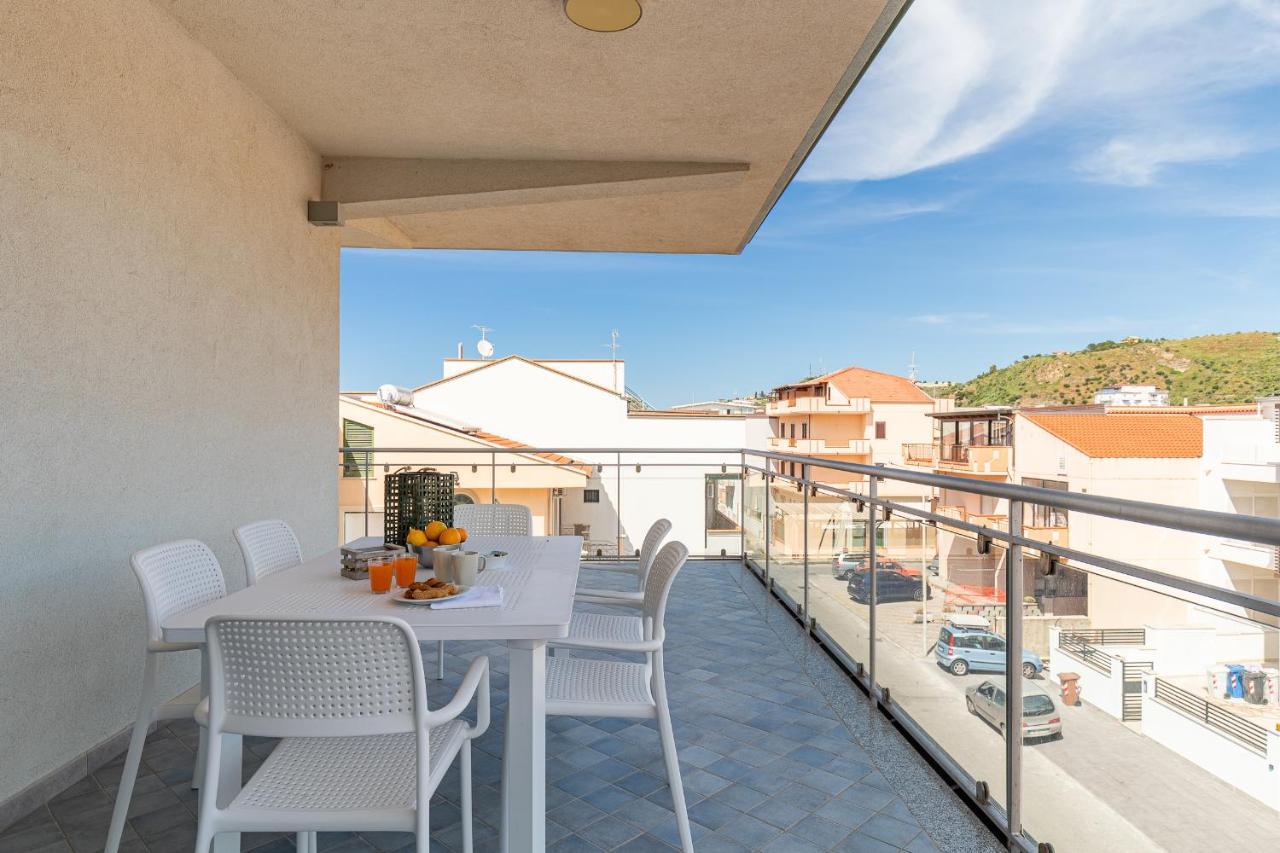 Terraces D'Orlando - Family Apartments With Sea View And Pool Capo dʼOrlando Eksteriør billede