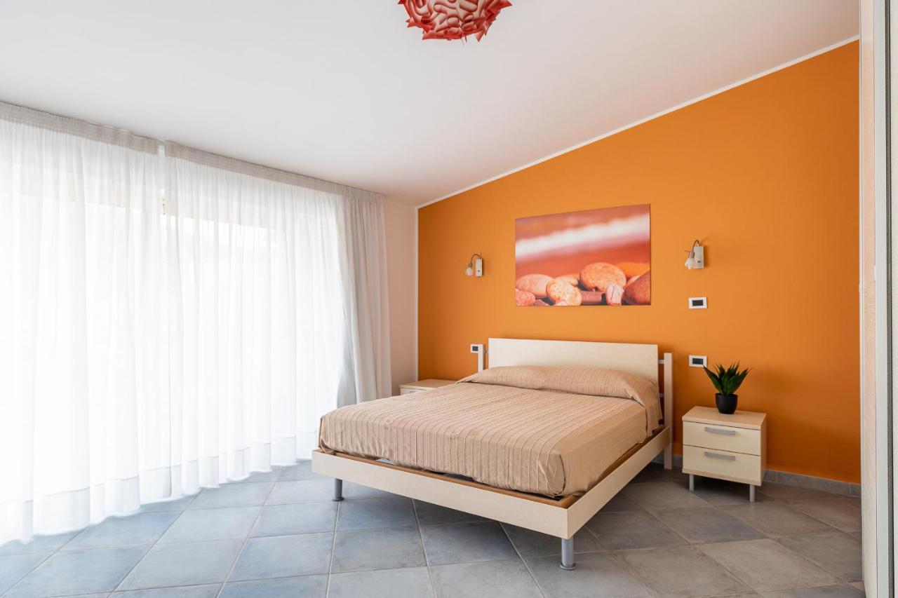 Terraces D'Orlando - Family Apartments With Sea View And Pool Capo dʼOrlando Eksteriør billede