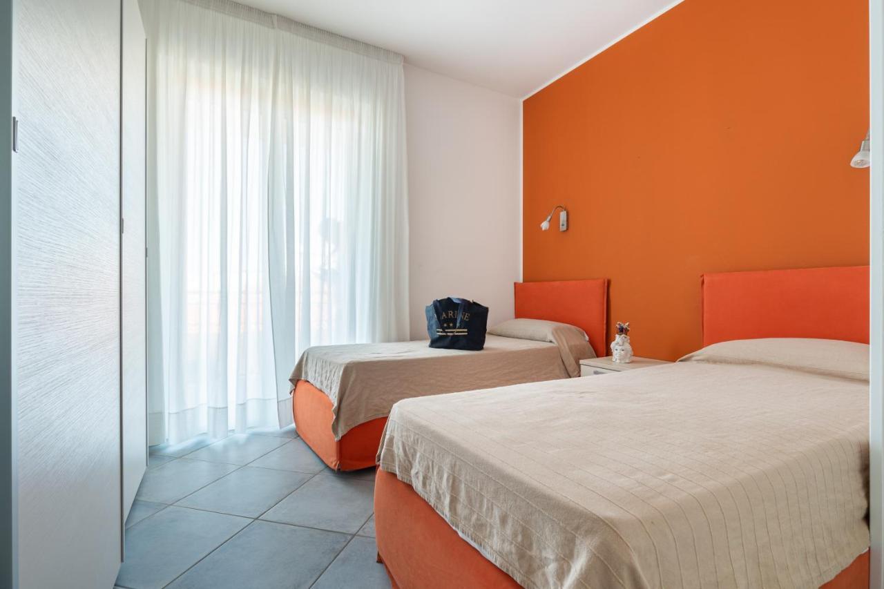 Terraces D'Orlando - Family Apartments With Sea View And Pool Capo dʼOrlando Eksteriør billede
