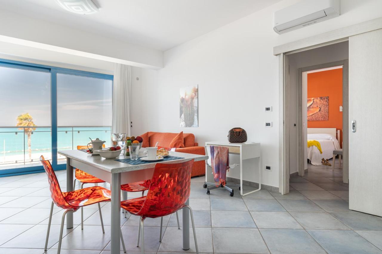 Terraces D'Orlando - Family Apartments With Sea View And Pool Capo dʼOrlando Eksteriør billede