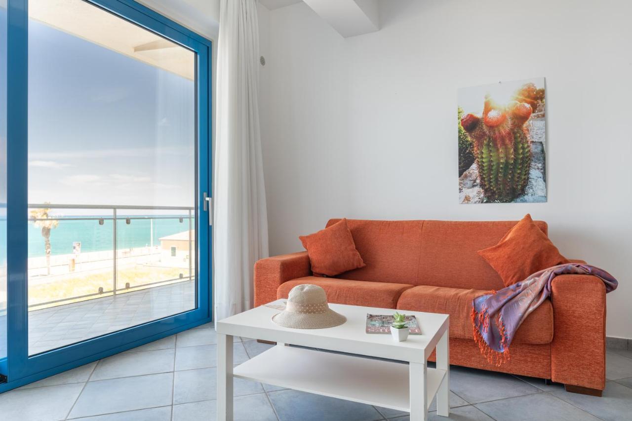 Terraces D'Orlando - Family Apartments With Sea View And Pool Capo dʼOrlando Eksteriør billede