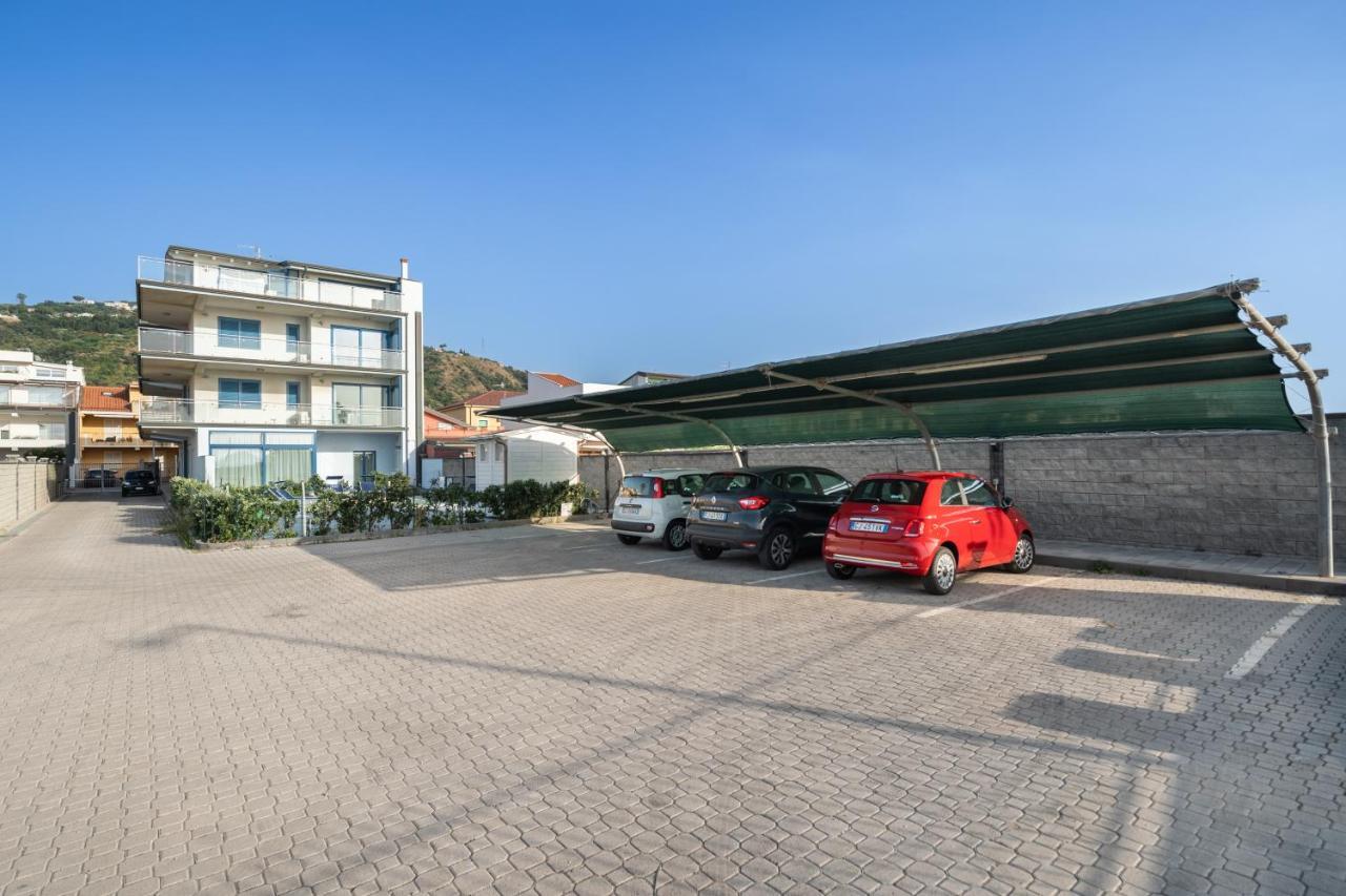 Terraces D'Orlando - Family Apartments With Sea View And Pool Capo dʼOrlando Eksteriør billede