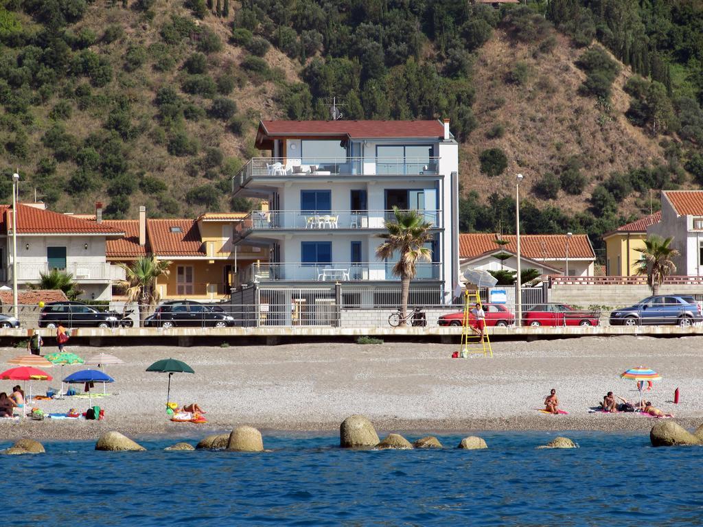 Terraces D'Orlando - Family Apartments With Sea View And Pool Capo dʼOrlando Eksteriør billede