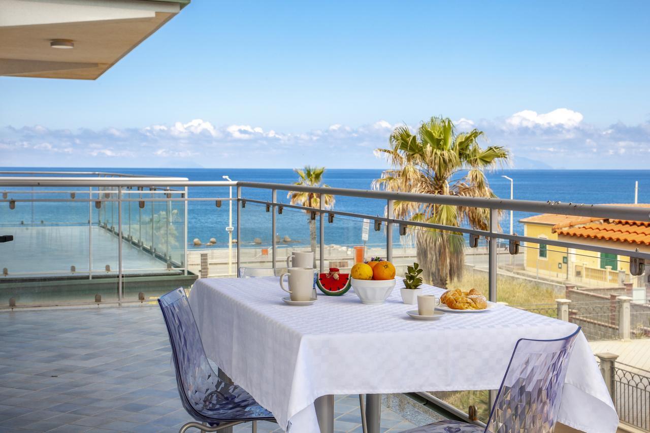 Terraces D'Orlando - Family Apartments With Sea View And Pool Capo dʼOrlando Eksteriør billede