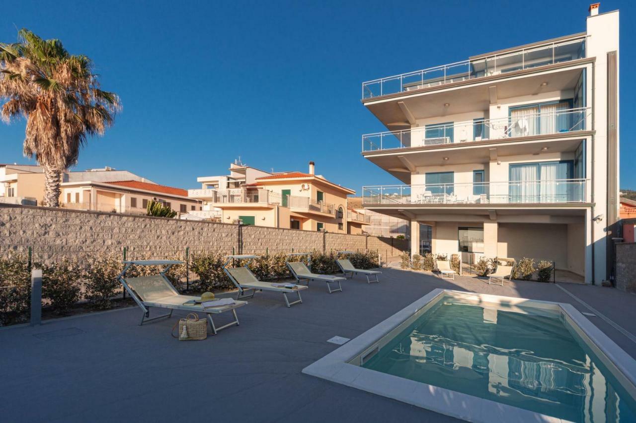 Terraces D'Orlando - Family Apartments With Sea View And Pool Capo dʼOrlando Eksteriør billede