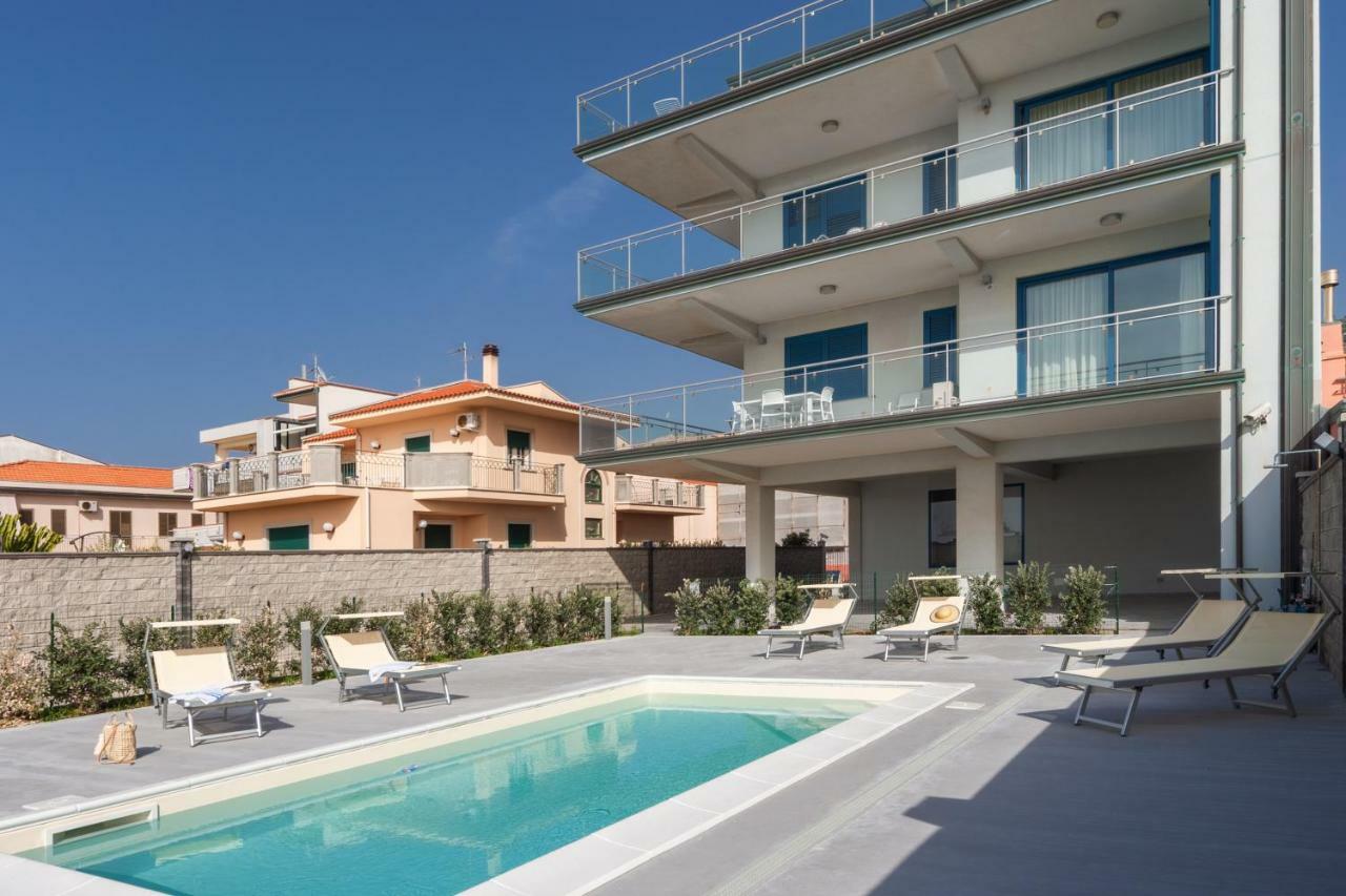 Terraces D'Orlando - Family Apartments With Sea View And Pool Capo dʼOrlando Eksteriør billede